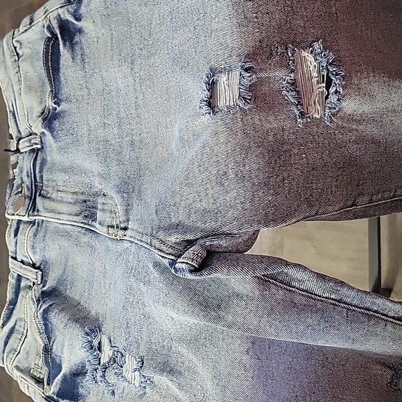 Trendy High Rise Distressed Jeans - Picture 7 of 7